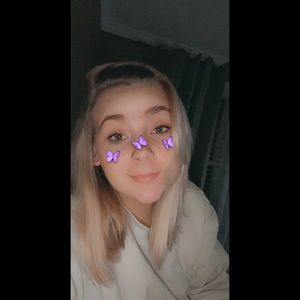 Meet your Posher, Lydia